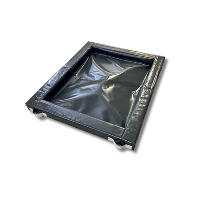 Bac de rétention souple a mémoire de forme avec poignées